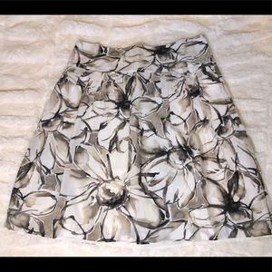 Banana Republic, Size 4, Ivory w/ water color print